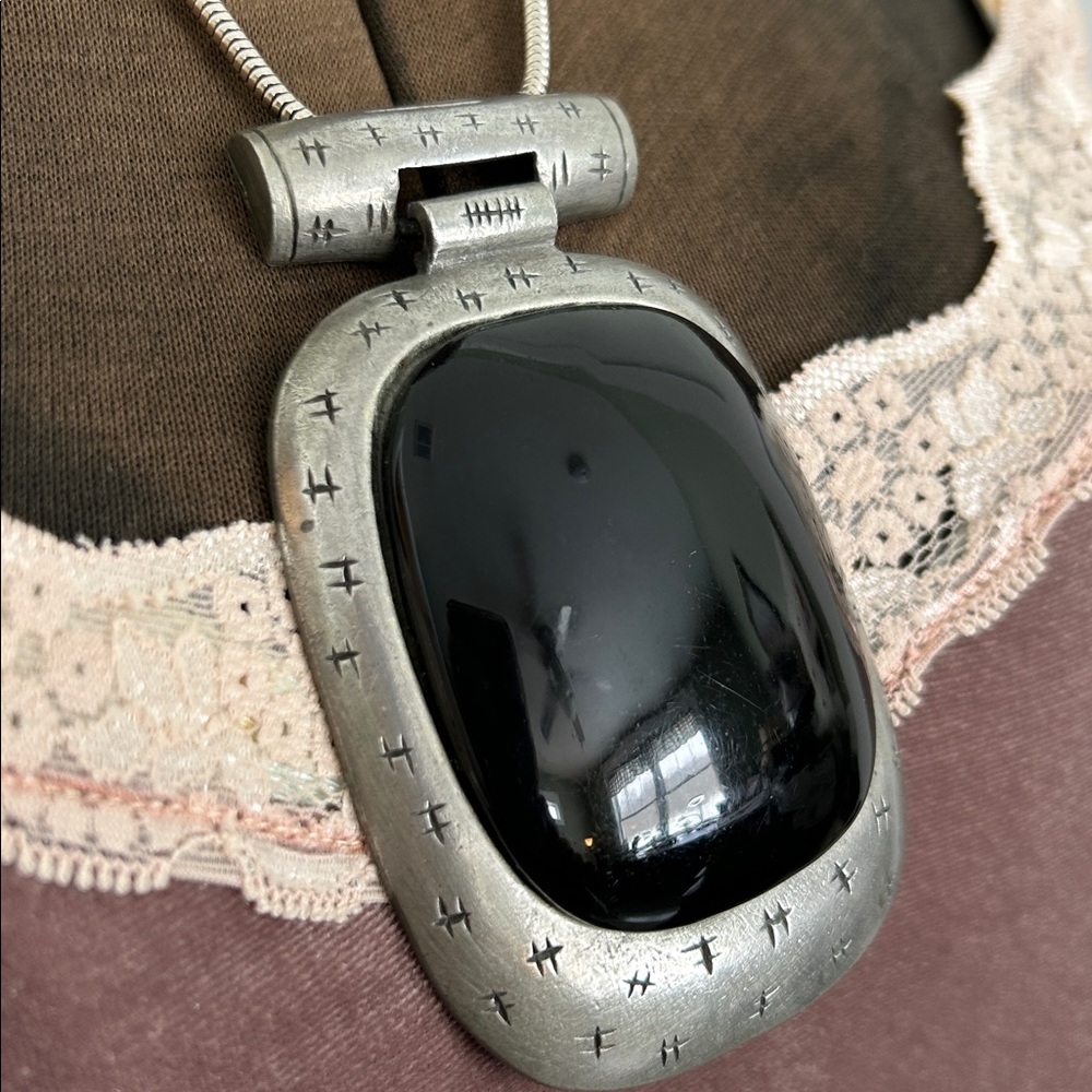 1980’s bold loud pendant black onyx on silvertone chain statement piece chunky - Picture 2 of 7